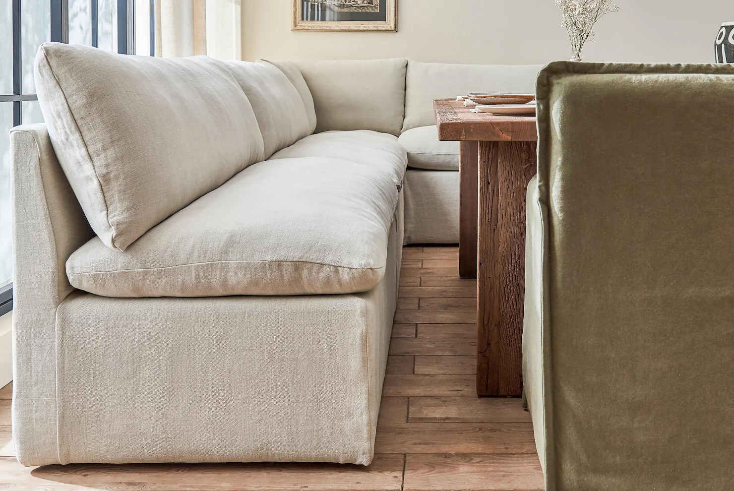 Aria Banquette - Image 7